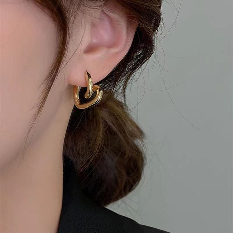 Twisted Heart-Shaped Earrings Golden