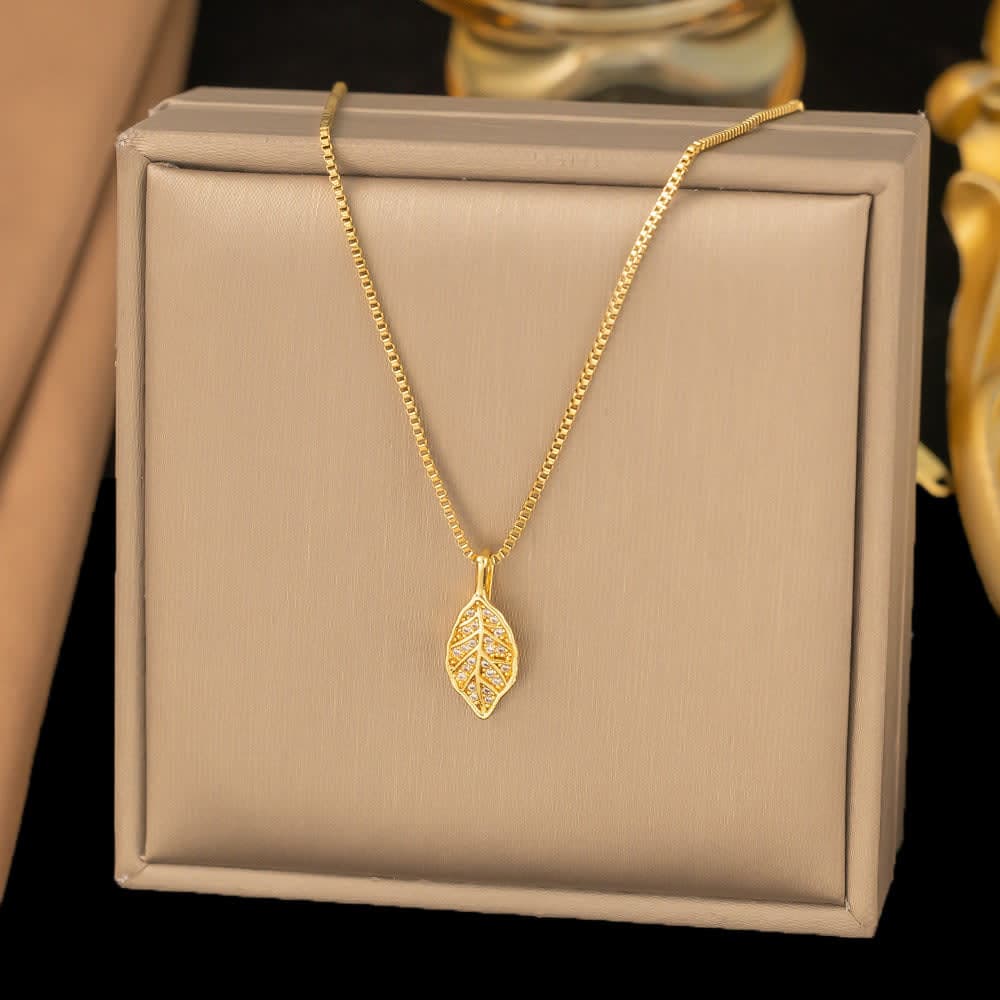 Anti Tarnish Leaves Necklace Gold